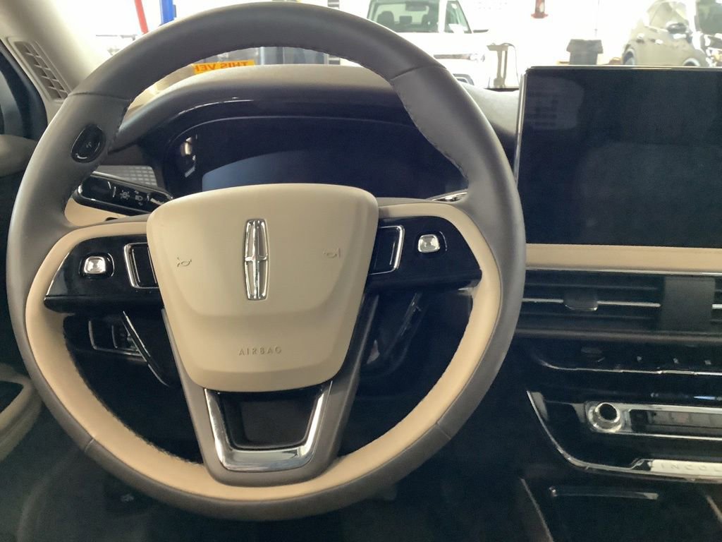 Used 2023 Lincoln Corsair AWD w/ Equipment Group 101A image 8