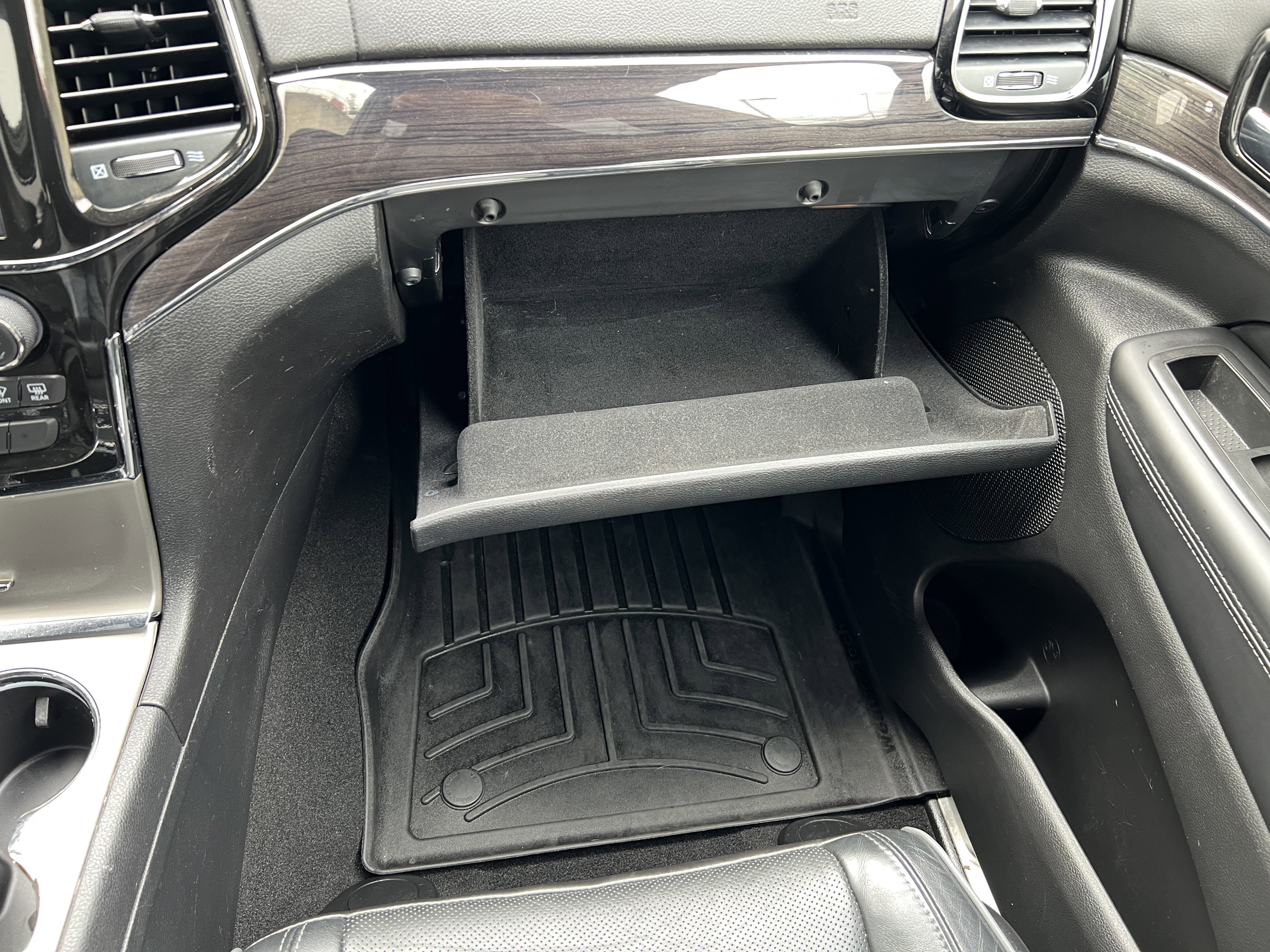 Used 2021 Jeep Grand Cherokee Overland AWD/4WD image 36