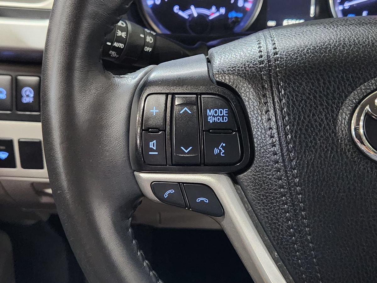 Used 2019 Toyota Highlander Plus FWD image 47