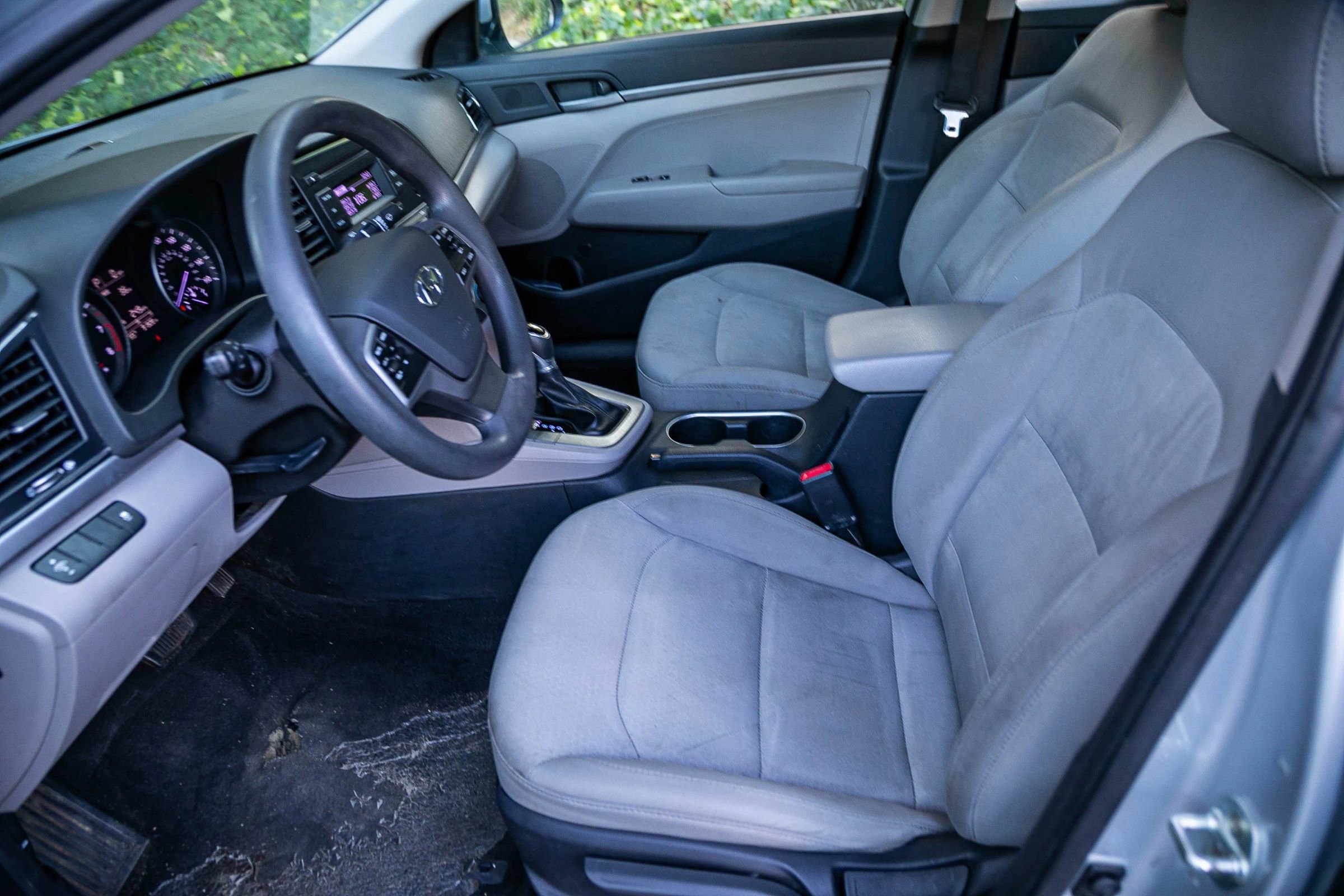 Used 2017 Hyundai Elantra SE image 24