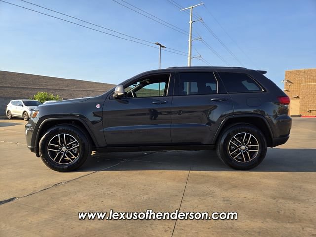 Used 2018 Jeep Grand Cherokee Trailhawk w/ Trailhawk Luxury Group AWD/4WD image 3