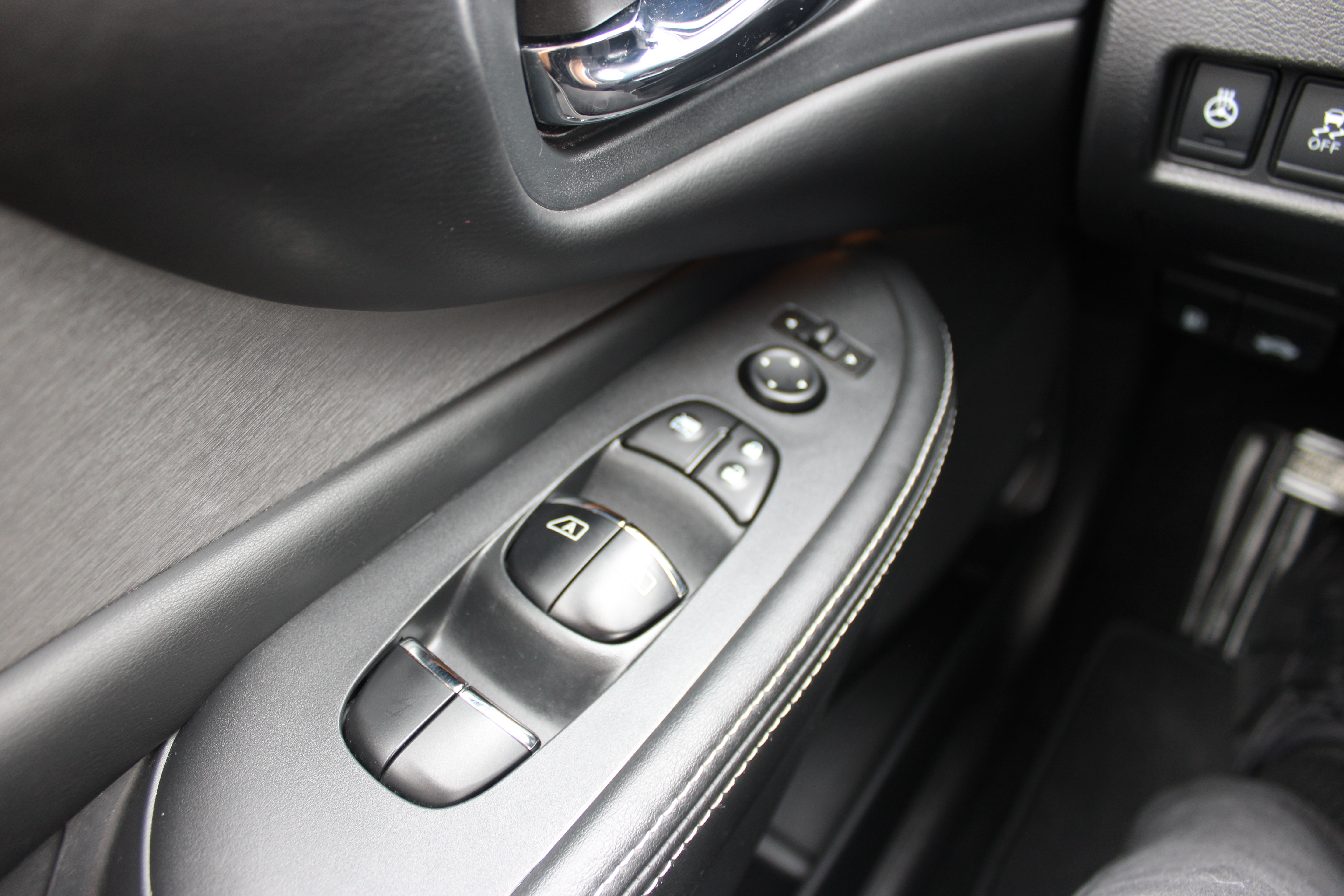 Used 2020 Nissan Murano SL w/ Moonroof Package AWD/4WD image 28