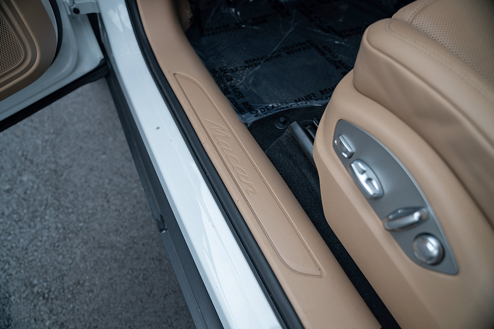 Certified 2026 Porsche Macan AWD/4WD image 20