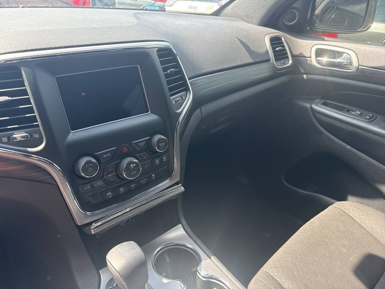 Used 2021 Jeep Grand Cherokee Laredo RWD image 11