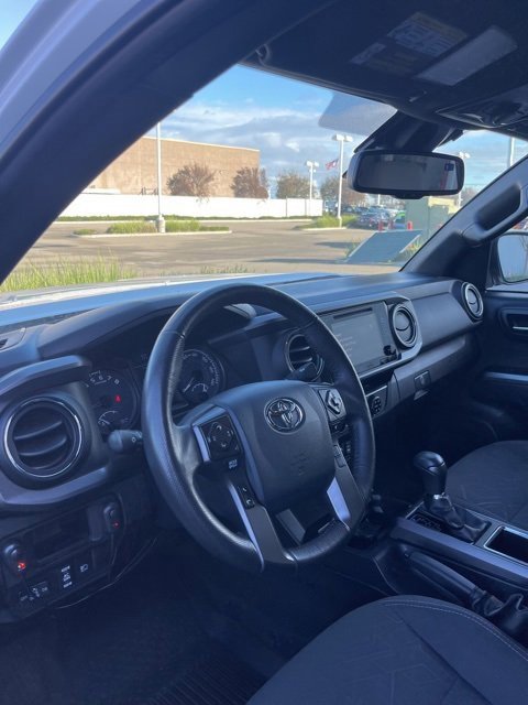 Used 2018 Toyota Tacoma TRD Off-Road image 13