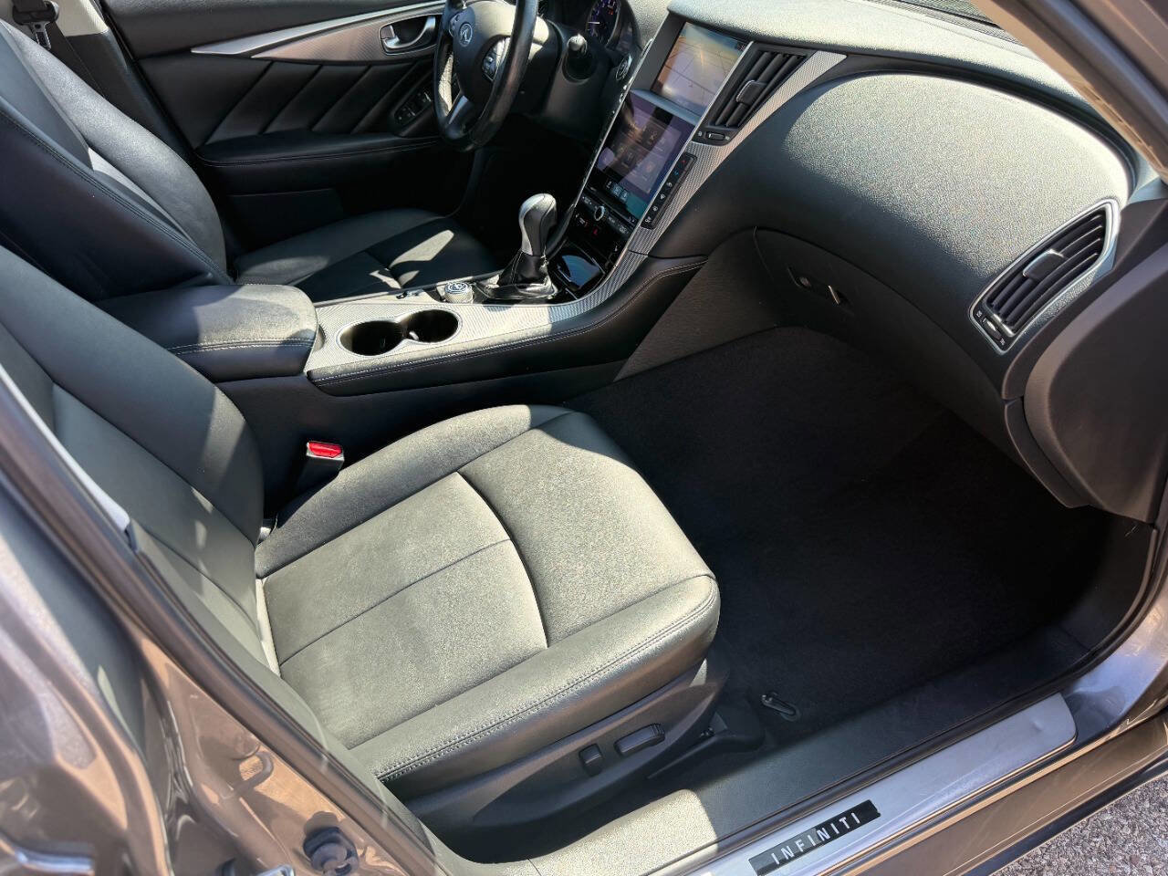 Used 2015 INFINITI Q50 Premium w/ Navigation Package AWD/4WD image 14