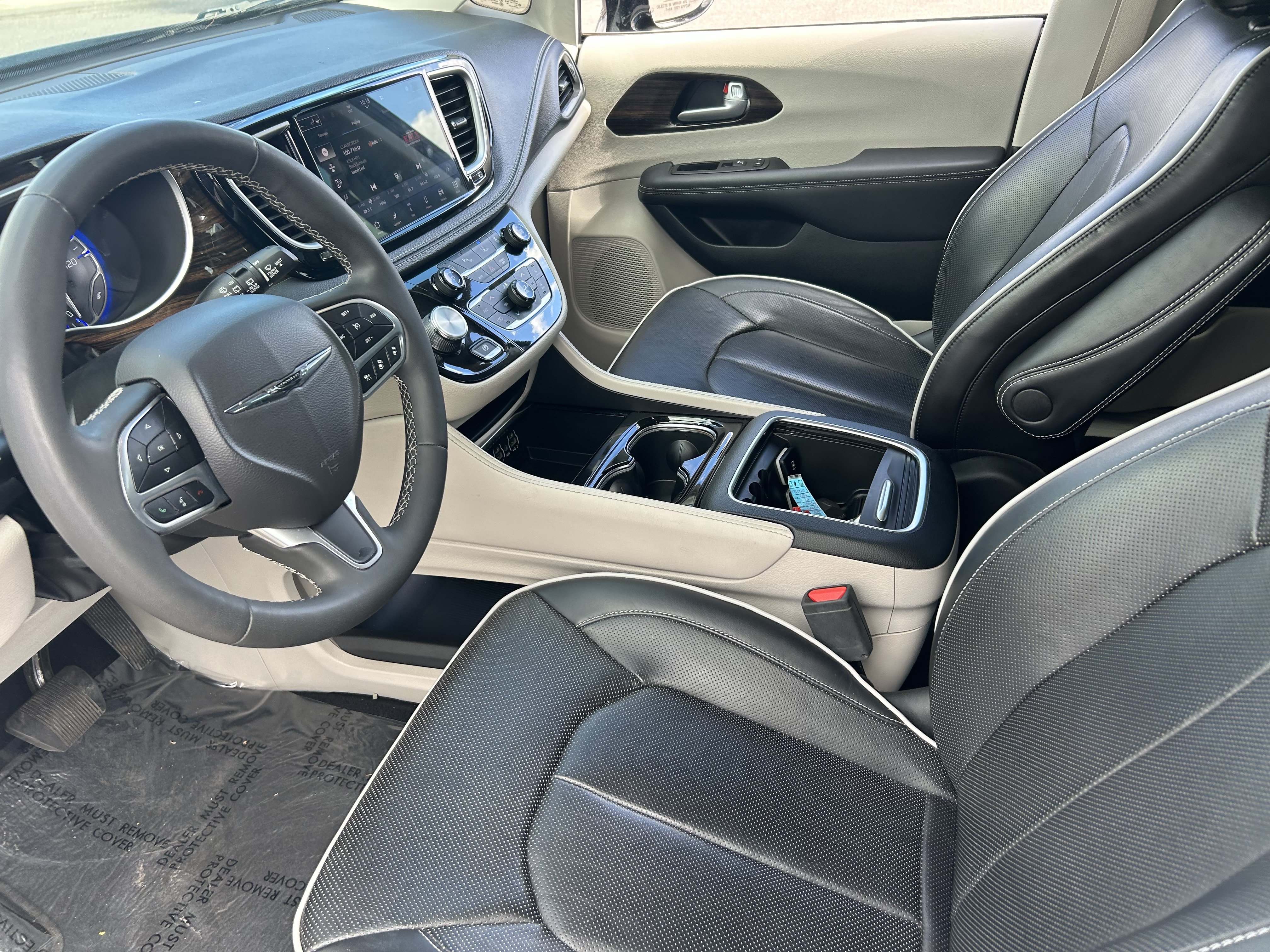 Used 2024 Chrysler Pacifica Limited FWD image 26