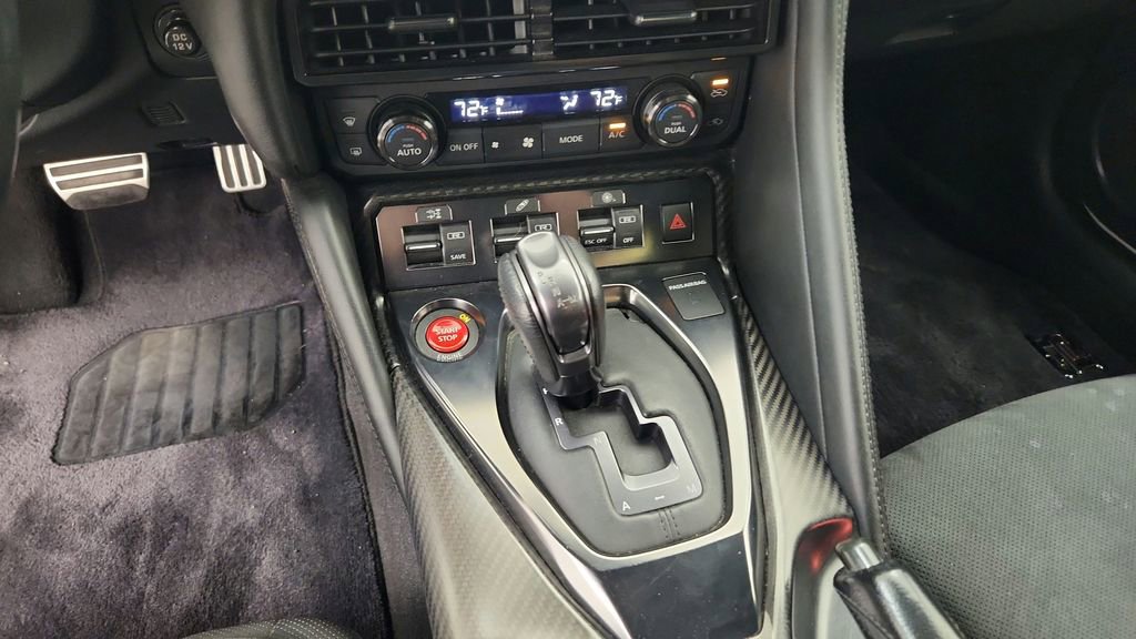Used 2018 Nissan GT-R Premium image 23