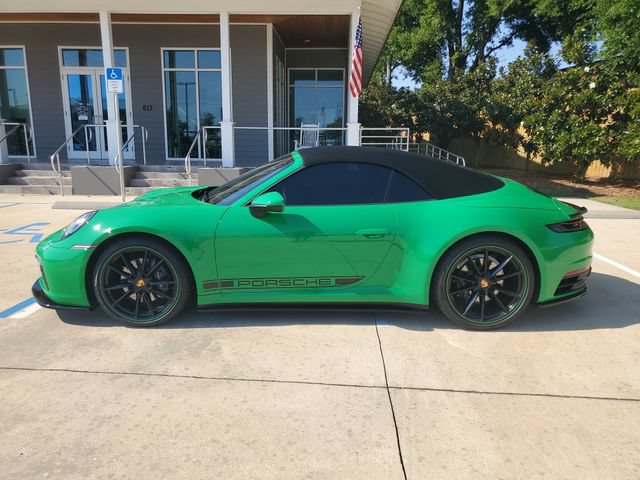 Used 2022 Porsche 911 Carrera RWD image 2