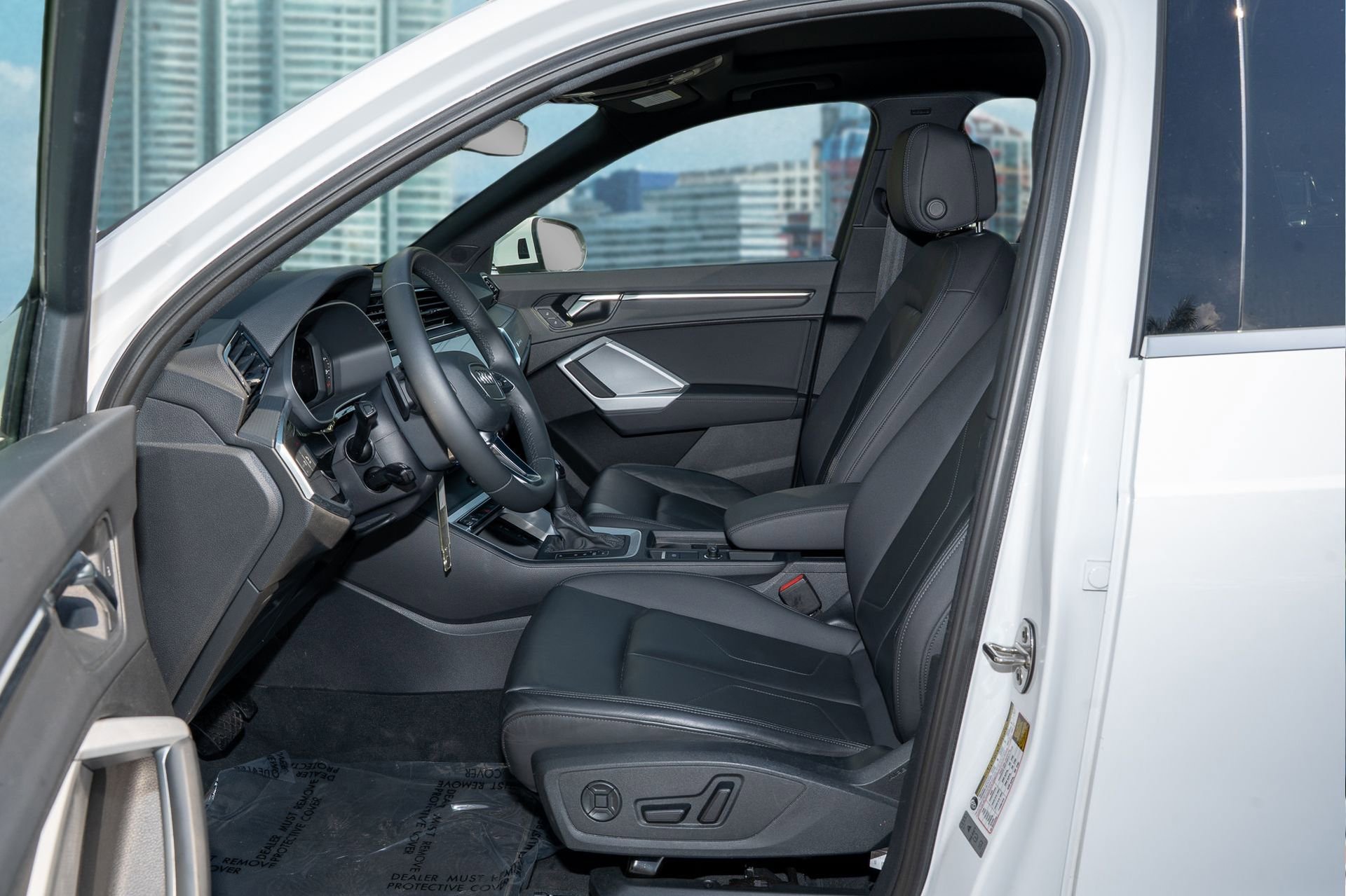 Used 2025 Audi Q3 2.0T Premium image 16