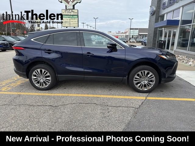 Used 2024 Toyota Venza XLE image 4