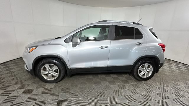 Used 2017 Chevrolet Trax LT w/ LT Convenience Package FWD image 6