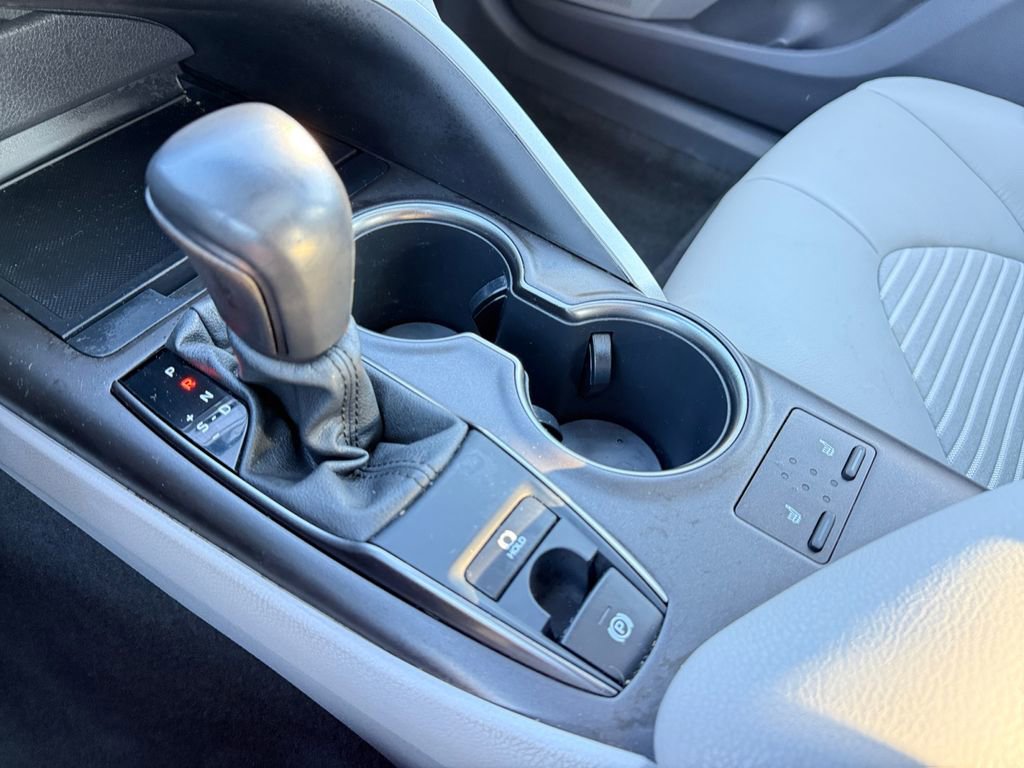 Used 2021 Toyota Camry SE w/ Cold Weather Package image 34