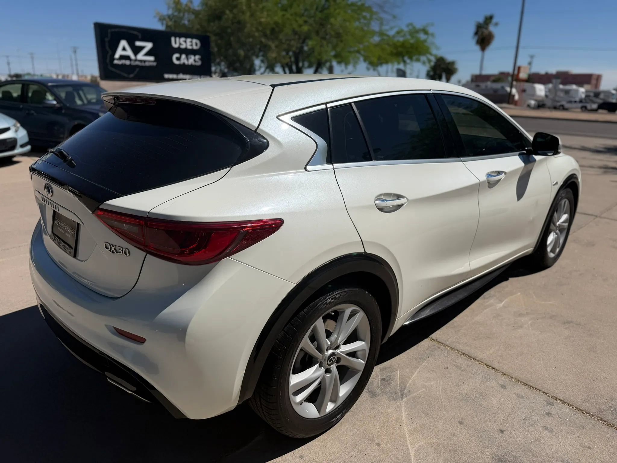 Used 2018 INFINITI QX30 image 7