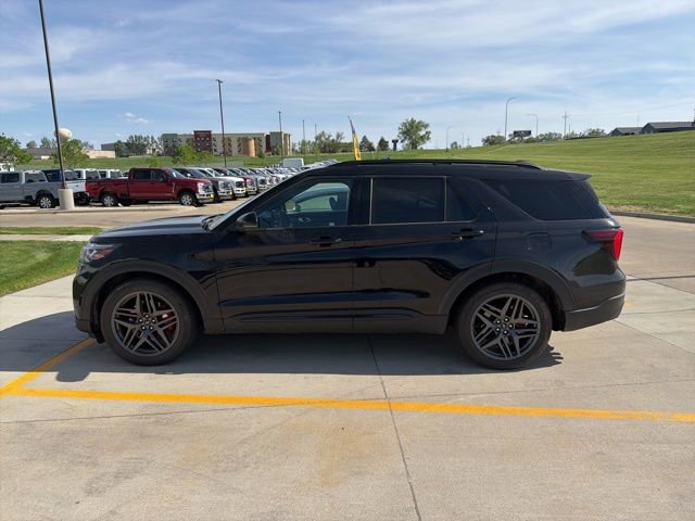Used 2025 Ford Explorer ST AWD/4WD image 6