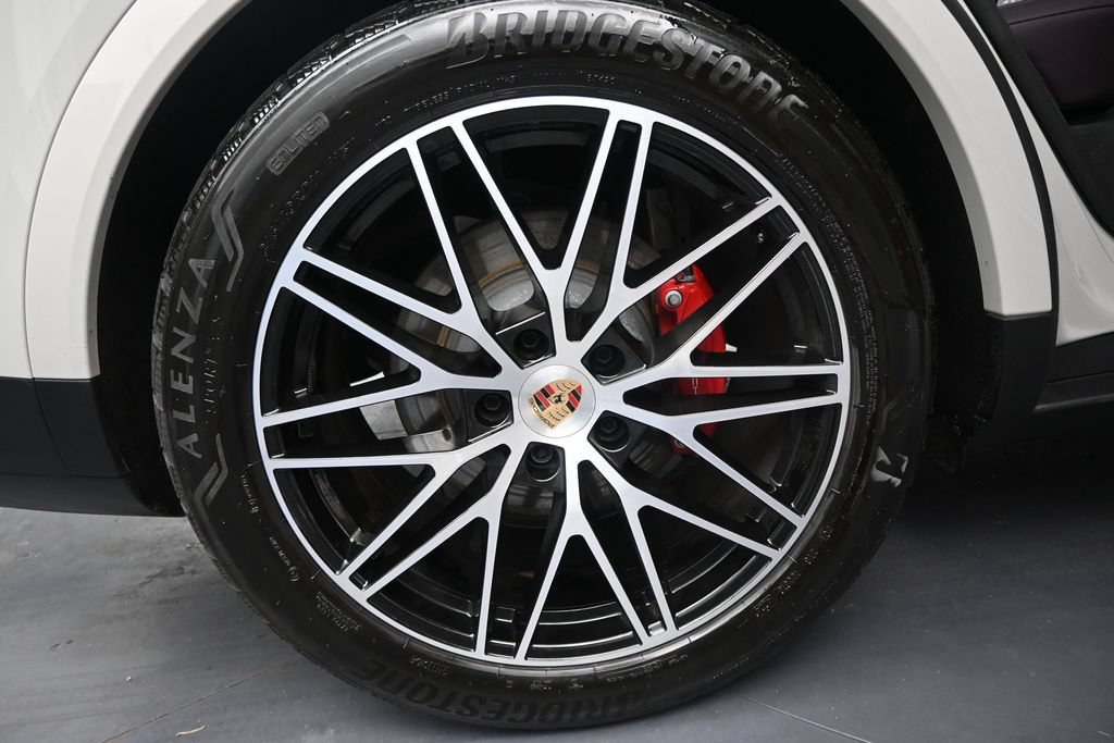 Used 2025 Porsche Cayenne S AWD/4WD image 40