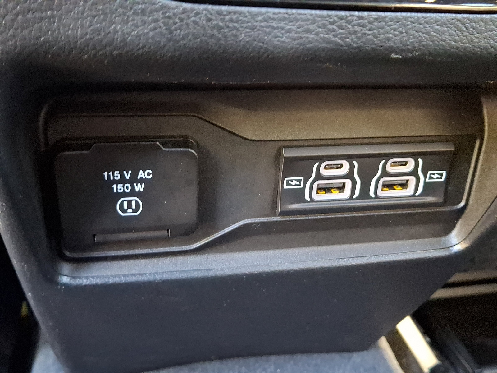 Used 2023 Jeep Grand Cherokee Altitude AWD/4WD image 11