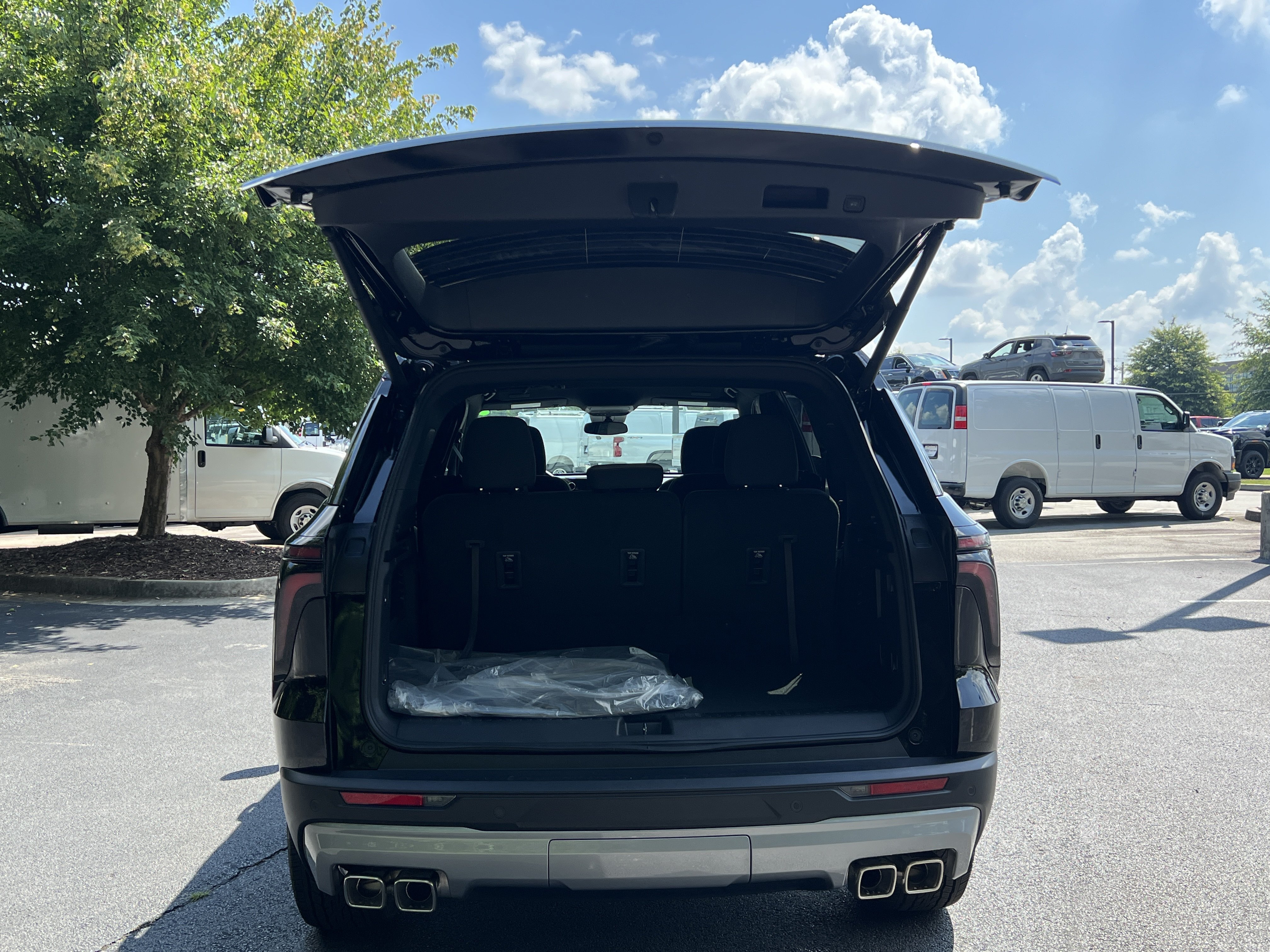 New 2026 Chevrolet Traverse LT FWD image 11
