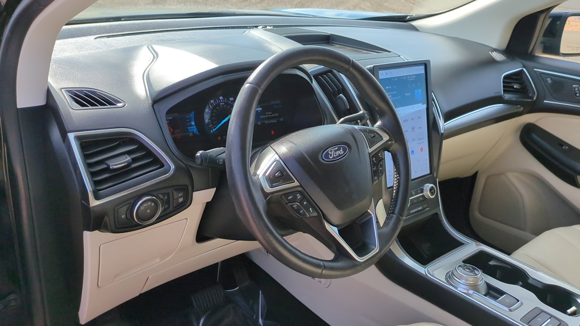 Used 2022 Ford Edge Titanium w/ Equipment Group 301A image 14