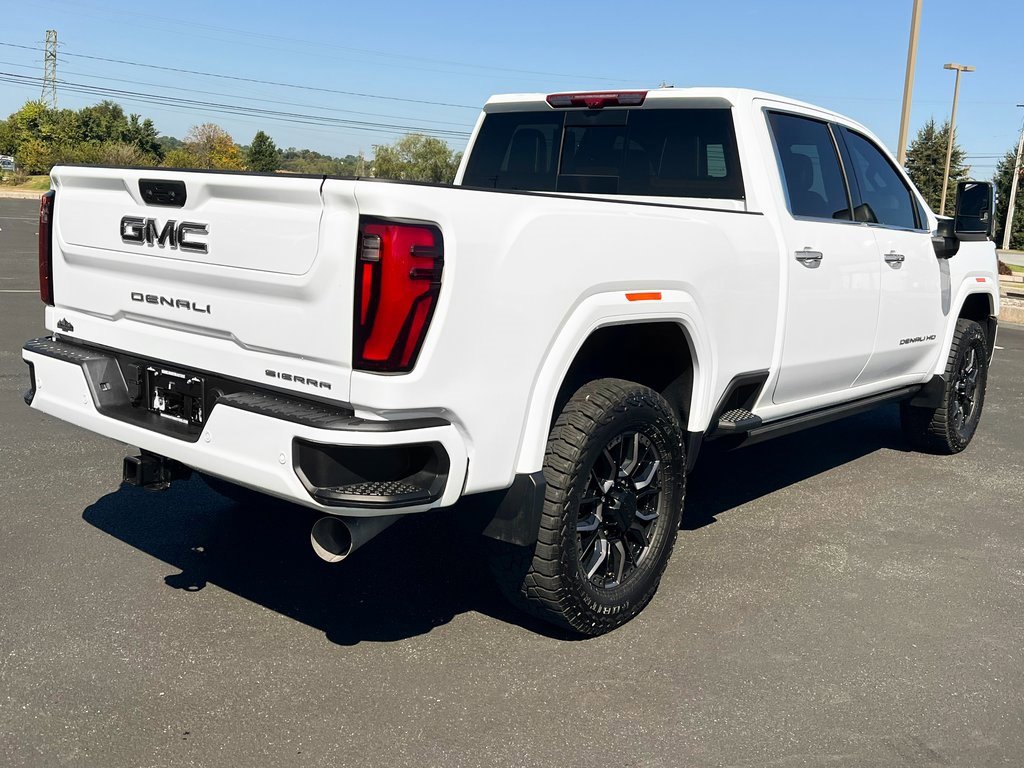 Used 2025 GMC Sierra 3500 Denali Ultimate image 12