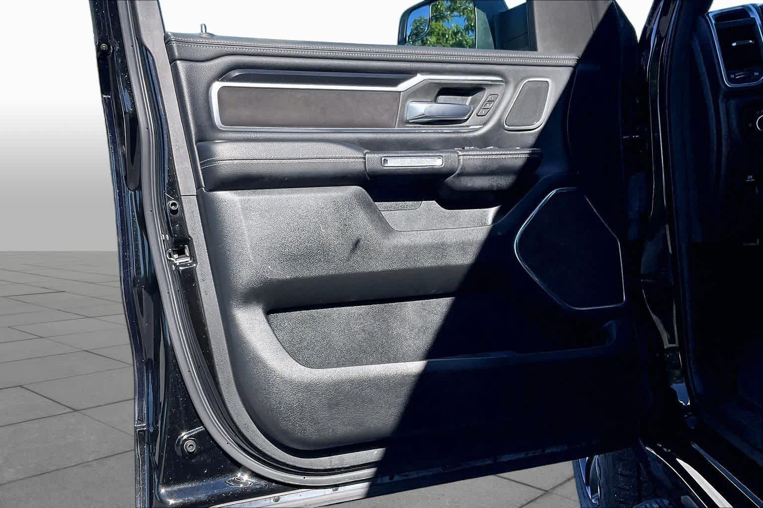 Used 2022 RAM 1500 Laramie AWD/4WD image 22