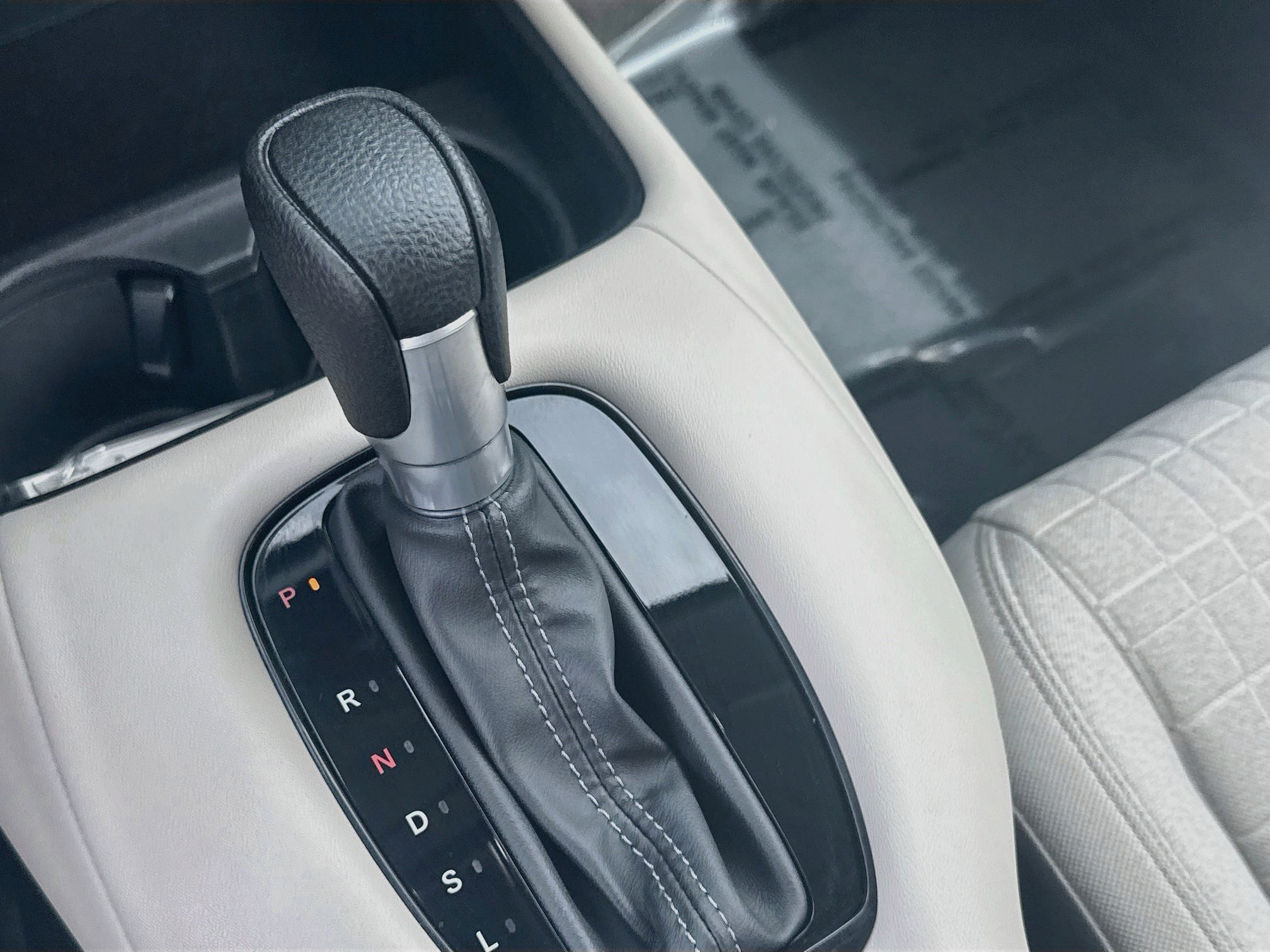Used 2023 Honda HR-V LX image 13