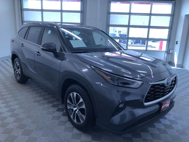 Used 2023 Toyota Highlander XLE image 37