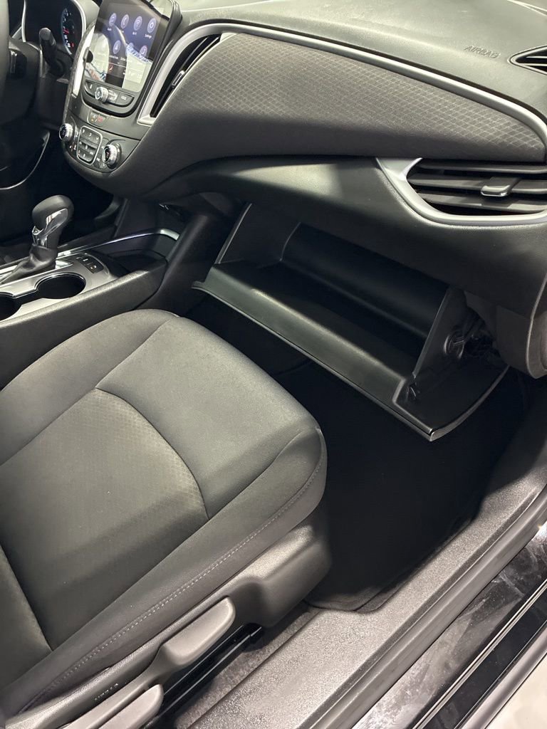 Used 2024 Chevrolet Malibu LT image 38