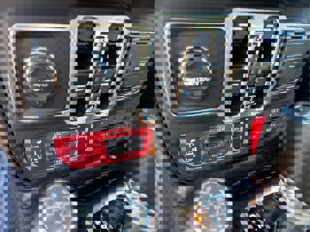 Used 2025 Jeep Wrangler Willysx 4xe image 16