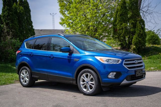 Used 2017 Ford Escape SE w/ Equipment Group 201A FWD image 3