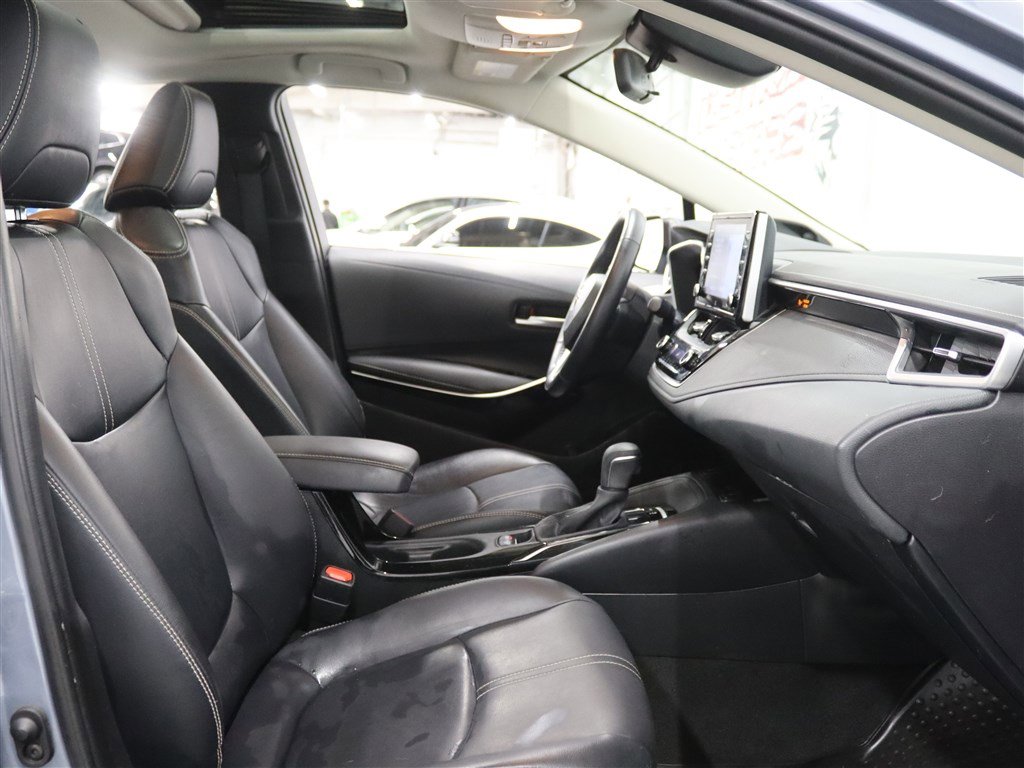 Used 2020 Toyota Corolla XLE FWD image 14