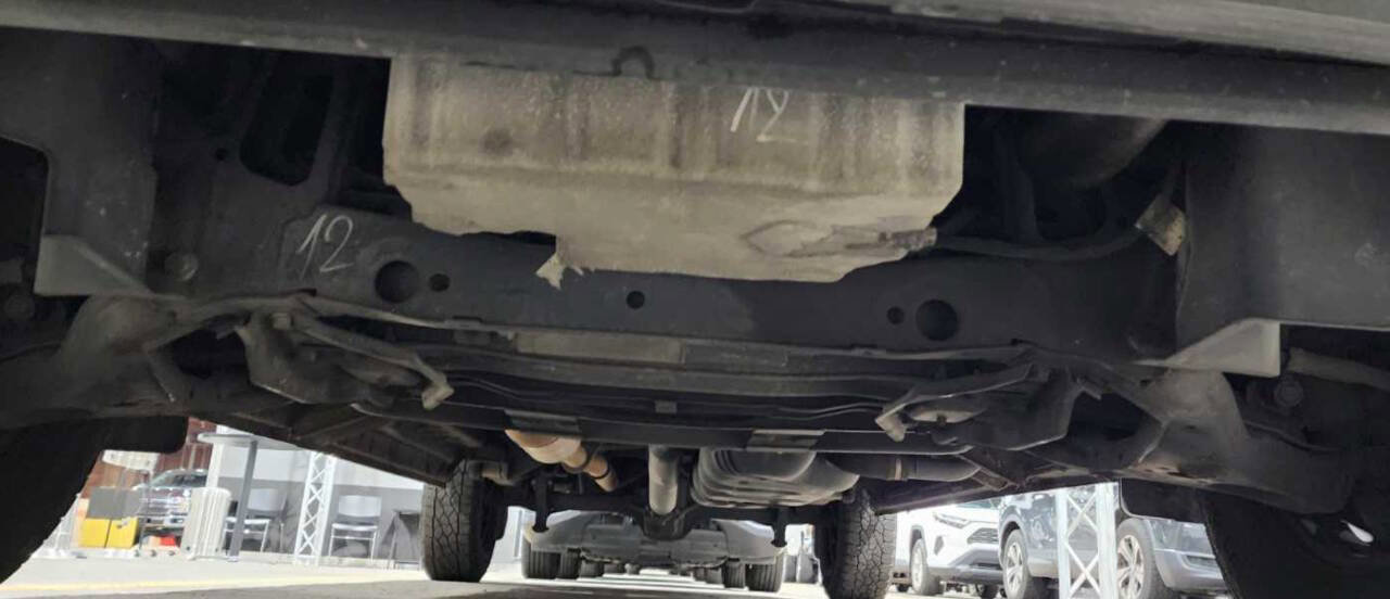 Used 2019 Mercedes-Benz Sprinter 144 image 32