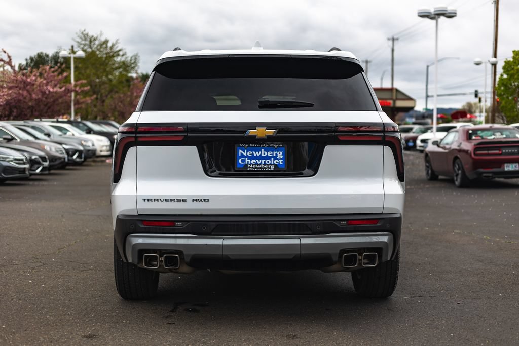 Used 2025 Chevrolet Traverse LT w/ Driver Confidence Package AWD/4WD image 10