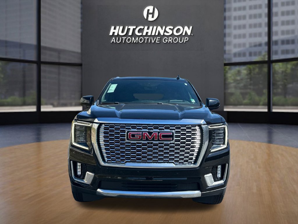 Used 2022 GMC Yukon XL Denali w/ Advanced Technology Package AWD/4WD image 2