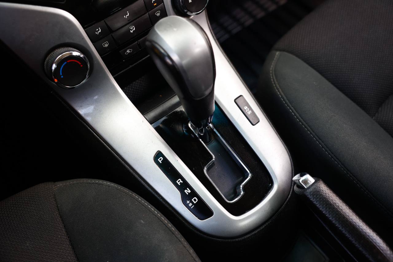 Used 2012 Chevrolet Cruze LT FWD image 36