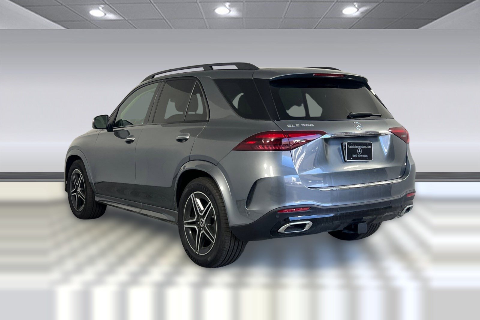 Used 2025 Mercedes-Benz GLE 350 4MATIC image 3