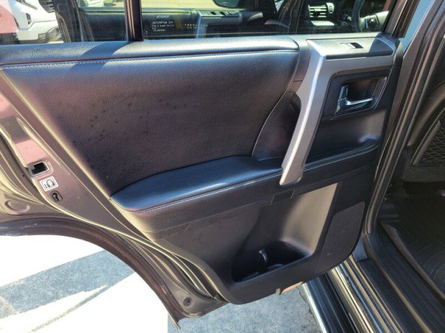 Used 2015 Toyota 4Runner Limited AWD/4WD image 31
