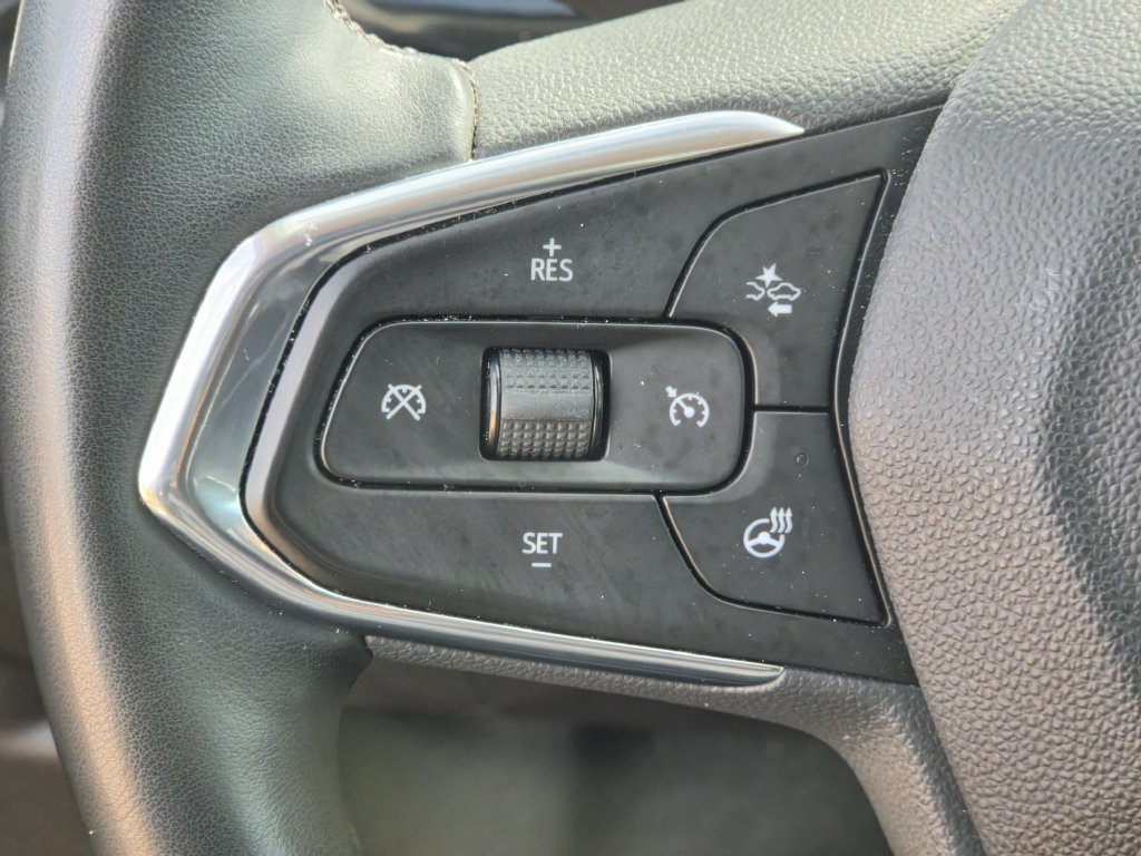 Used 2025 Chevrolet Trax ACTIV w/ Sunroof Package FWD image 23