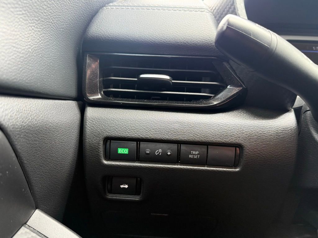 Used 2023 Nissan Sentra SV FWD image 12