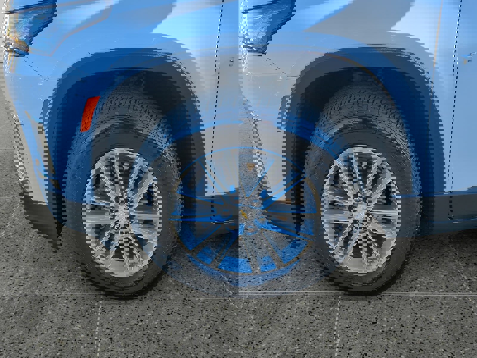 Used 2023 Chevrolet Traverse LT image 14