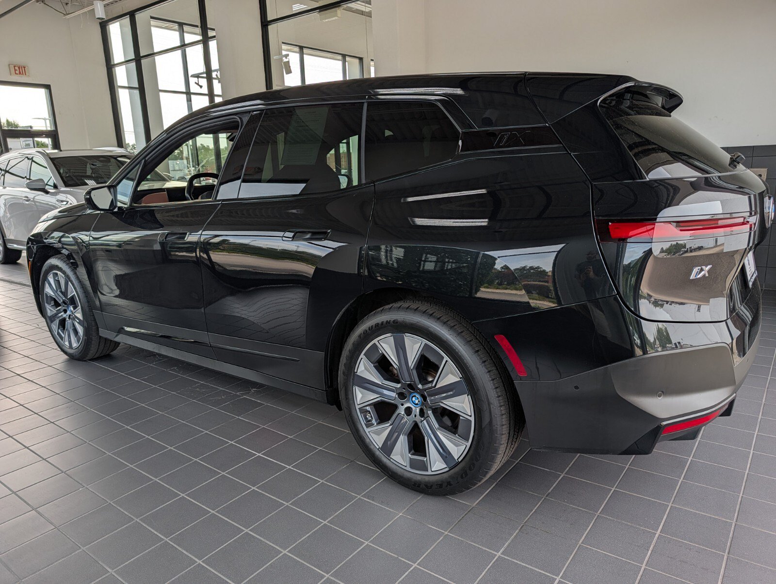 Certified 2024 BMW iX xDrive50 w/ Premium Package AWD/4WD image 6
