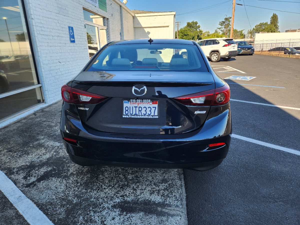 Used 2014 MAZDA MAZDA3 i Touring w/ Technology Package FWD image 4