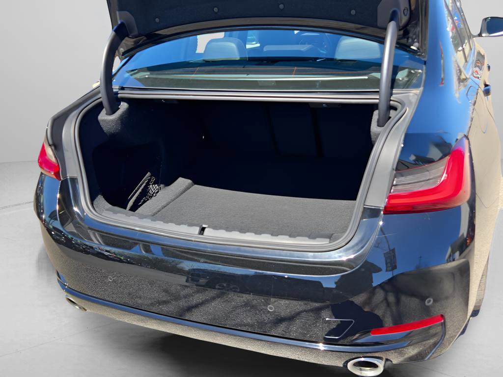 Used 2025 BMW 330i xDrive Sedan AWD/4WD image 25