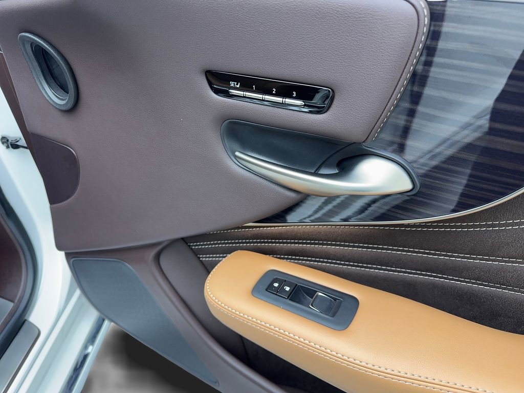 Used 2020 Lexus LS 500 w/ Accessory Package (Z2) image 49