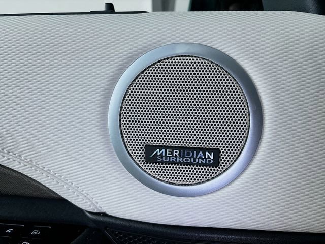 Used 2023 Land Rover Discovery Metropolitan Edition image 21