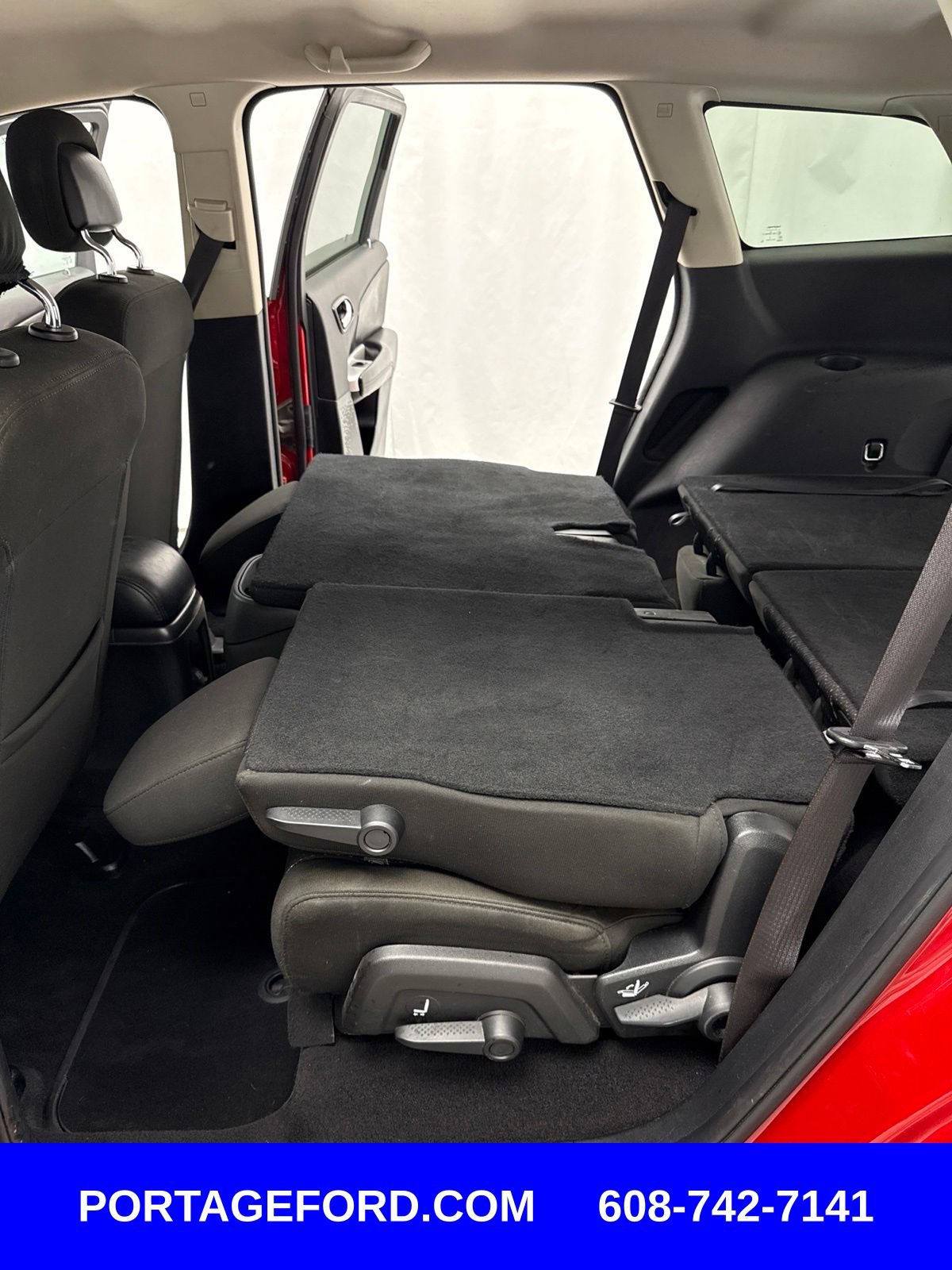 Used 2019 Dodge Journey SE FWD image 38