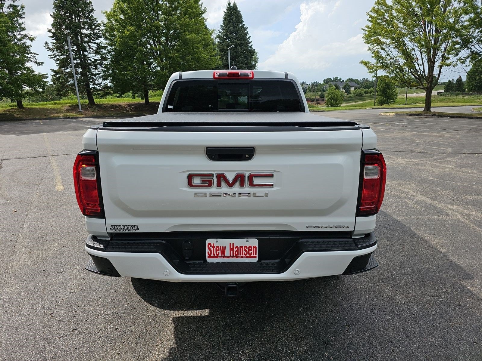 Used 2025 GMC Canyon Denali AWD/4WD image 5