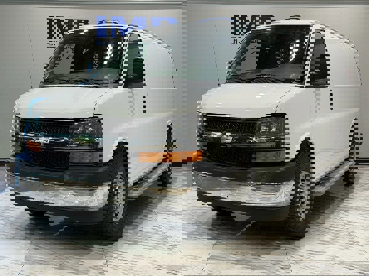 Used 2019 Chevrolet Express 2500 w/ Driver Convenience Package image 2