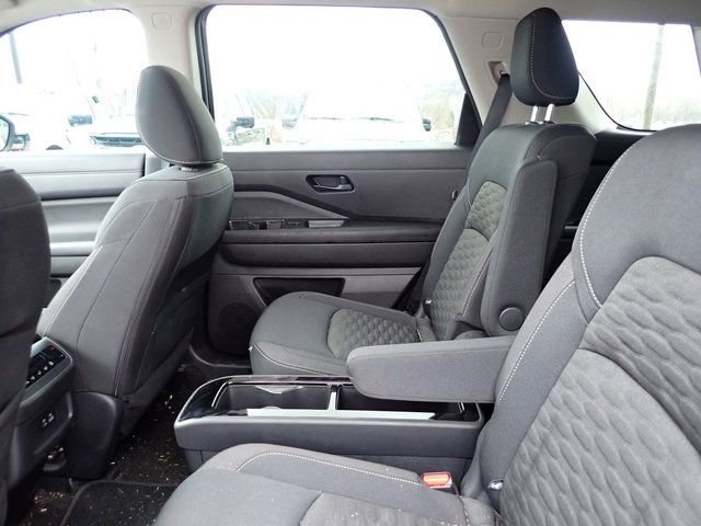 Used 2023 Nissan Pathfinder SV w/ SV Premium Package image 12