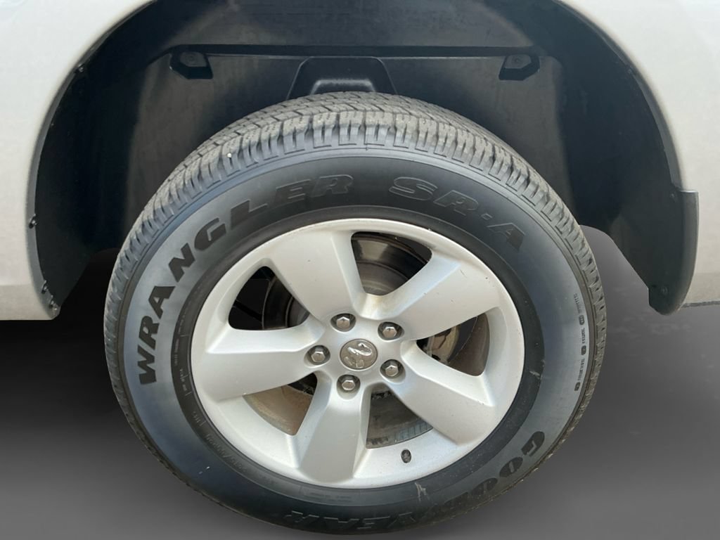 Used 2024 RAM 1500 Classic SLT AWD/4WD image 14
